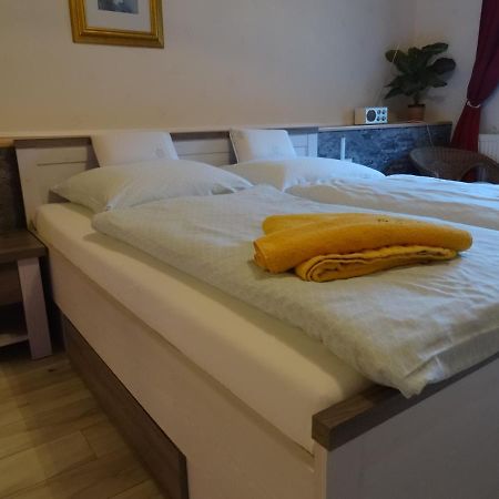 Pension & Gaestehaus Paffrath Grossbrembach Zewnętrze zdjęcie